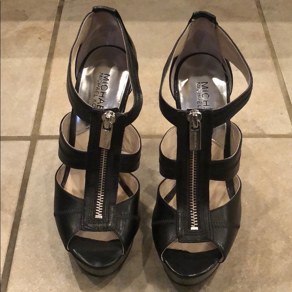 MICHAEL Michael Kors Black Peep Toe Platform - Picture 1 of 8